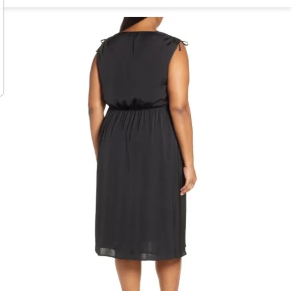 Vince Camuto

Tie Shoulder Dress - Picture 6 of 8